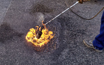 Tyn Y Ffordd flat roofing repairs